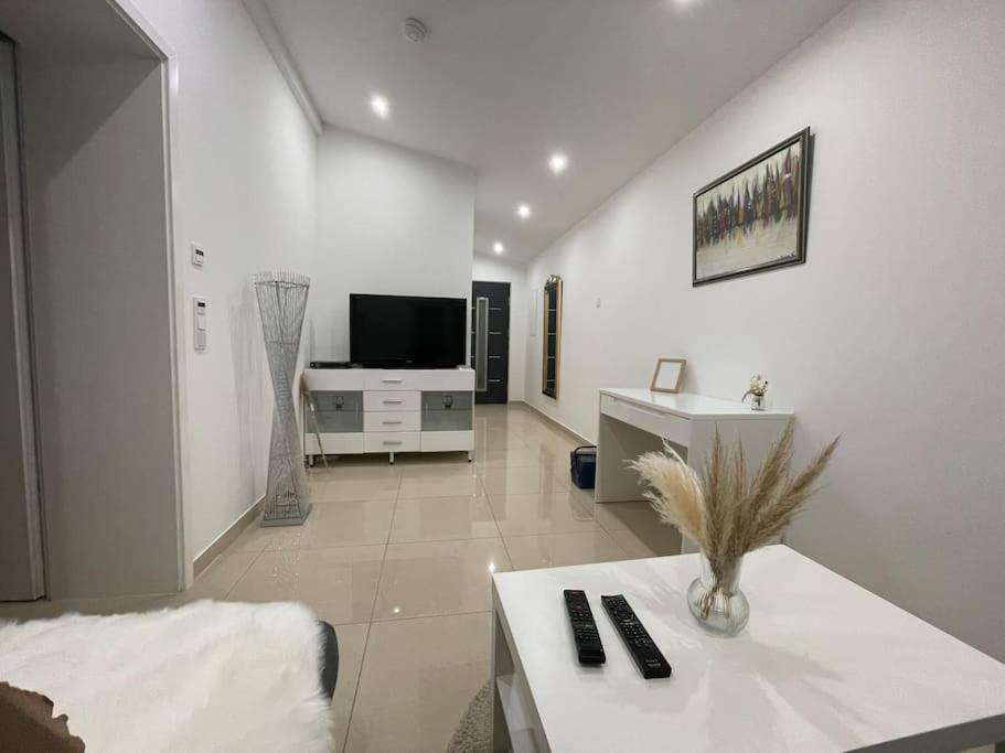 Exklusive Flughafen-Messe Apartment Naehe Duesseldorf ドゥイスブルグ エクステリア 写真